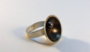 Silver ring med pärla